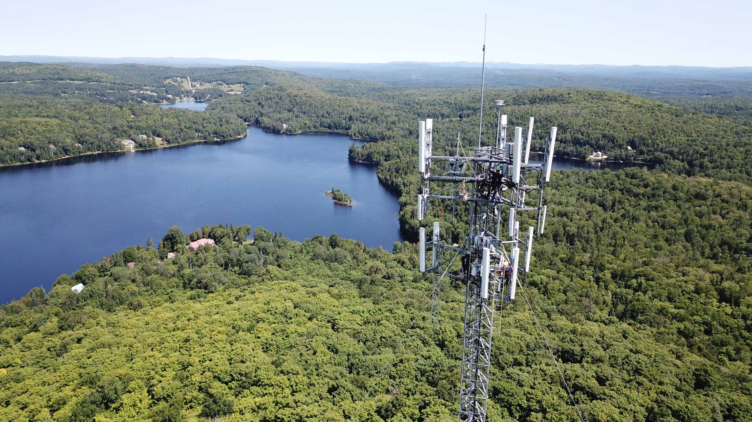 Bell to sell nearly 50% stake in towers to Quebec investment firm
